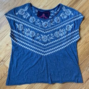 Johnny Was embroidered tee shirt GUC size small floral